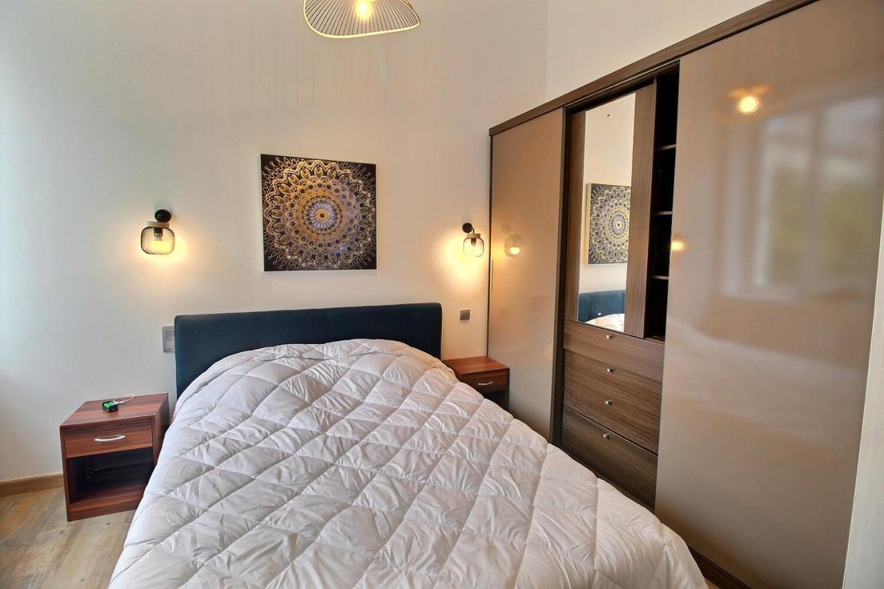 Appartement De Charme Dans Immeuble Haussmannien 佩里格 外观 照片